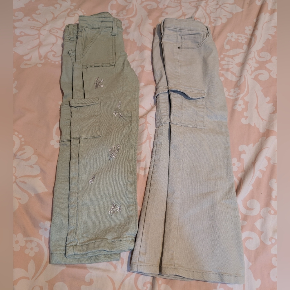 Stylish Kid's Cargo Pants - Green and Beige. Size 5. Like New Condition 👋
